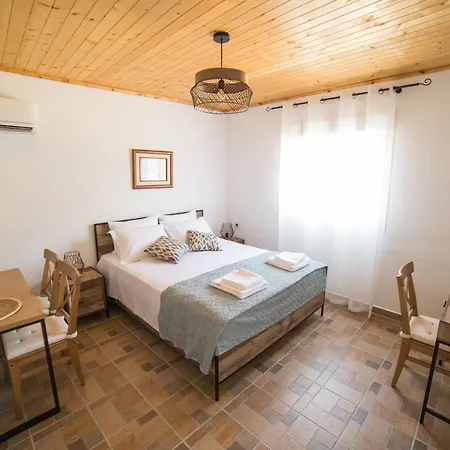 Lejlighed Althea - Cozy With Spacious Terrace Views