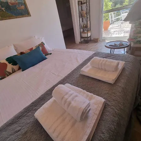 Althea - Cozy With Spacious Terrace Views *