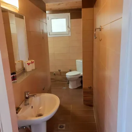 Althea - Cozy With Spacious Terrace Views Galatás