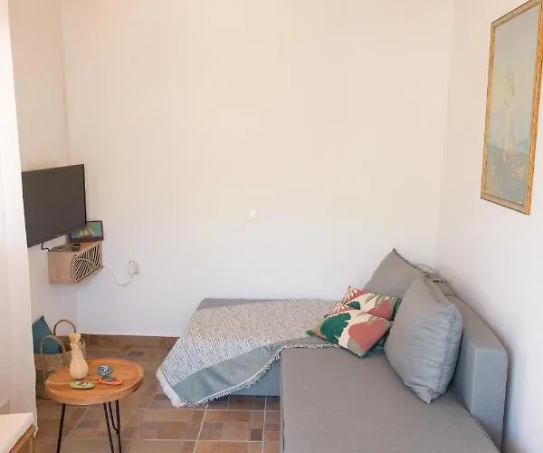 Apartmán Althea - Cozy With Spacious Terrace Views