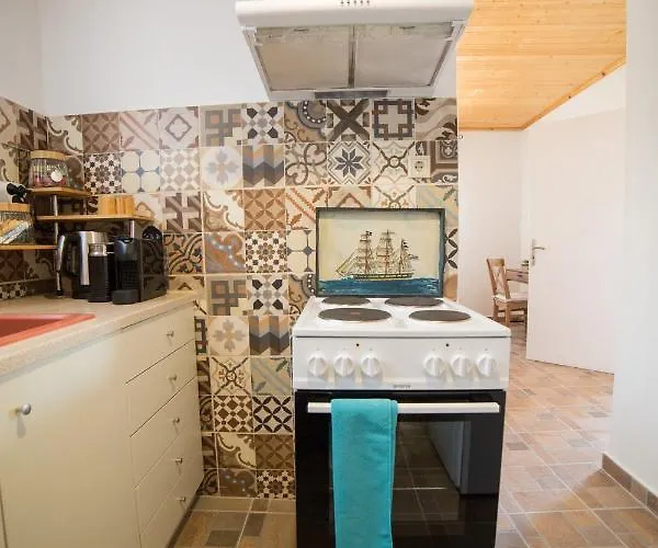 Apartmán Althea - Cozy With Spacious Terrace Views Galatás