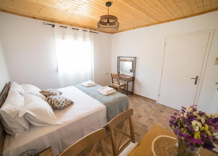 Althea - Cozy With Spacious Terrace Views Apartmán *