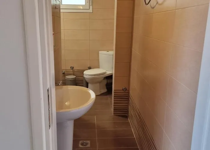 Althea - Cozy With Spacious Terrace Views شقة *