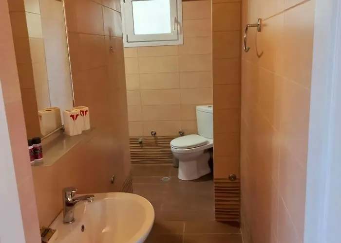 Althea - Cozy With Spacious Terrace Views Galatás